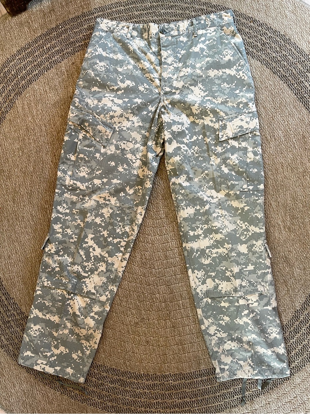 US Army issue combat pants Army Combat Uniform ACU digital camouflage pattern. - Picture 9 of 12